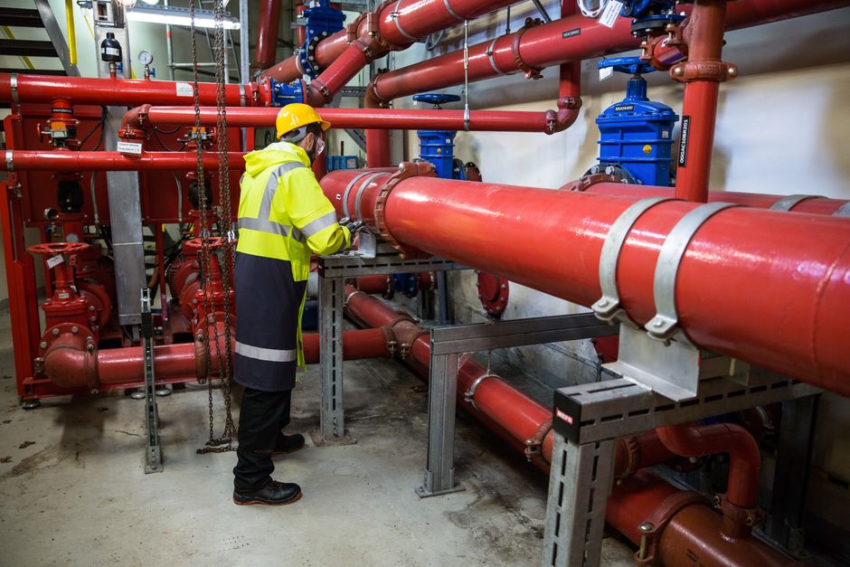 Instalación de Descalcificadores en Alicante: Dureza del Agua, Consumo y Ahorro en Termos
